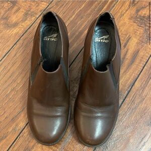Good condition Dansko size 38 (8 to 8 1/2) ’. Free shipping US states only